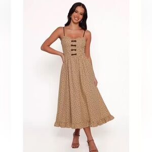 Petal and Pup Women's Robbins Midi Dress! Brand new, never worn!! Size: medium!